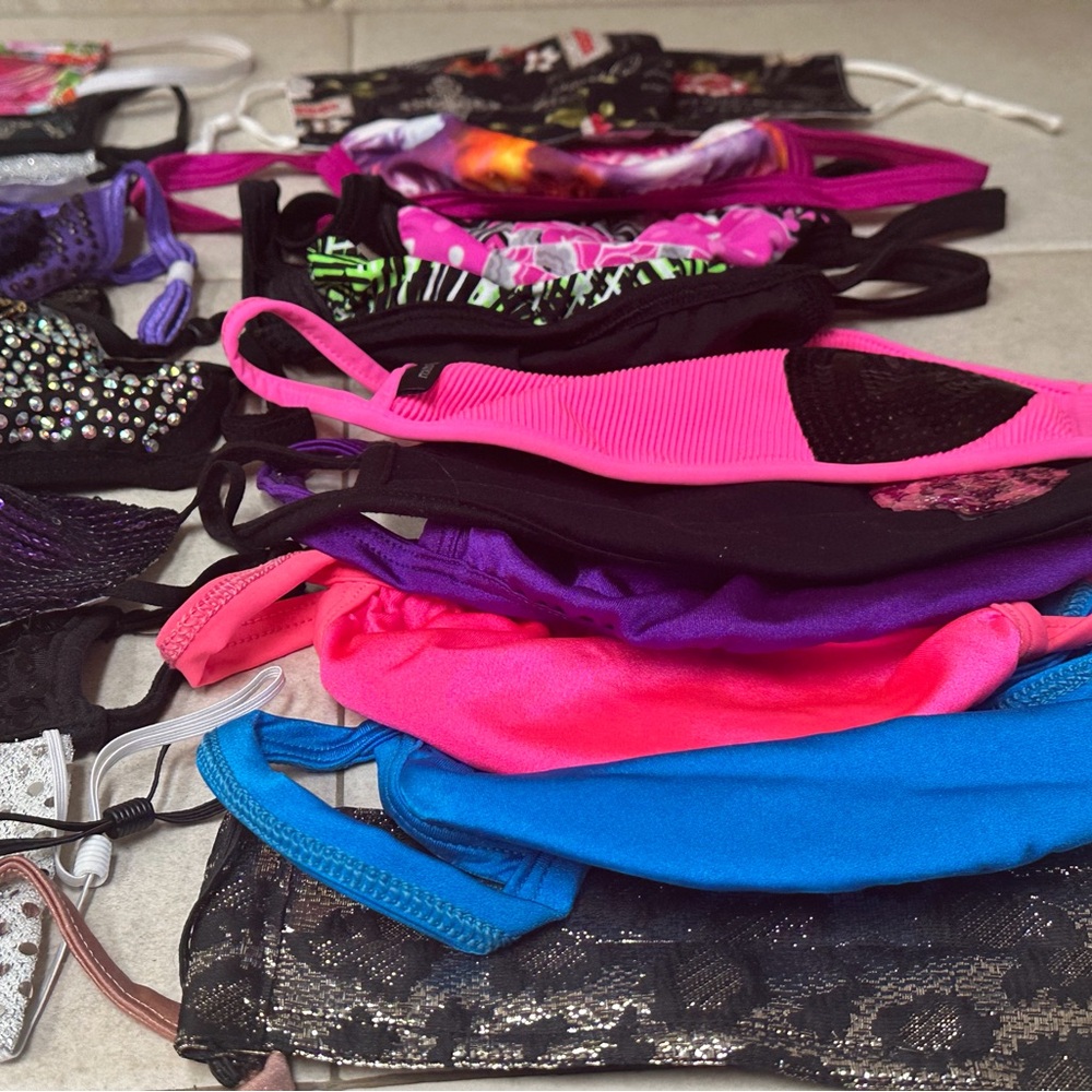 Bundle of 22 Assorted masks AND  3 Lanyards - Picture 2 of 15